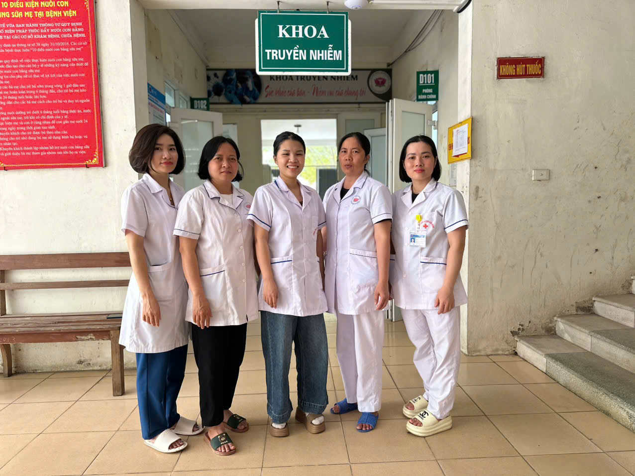 “Hình ảnh đẹp của người điều dưỡng trong công tác chăm sóc và phục vụ người bệnh”